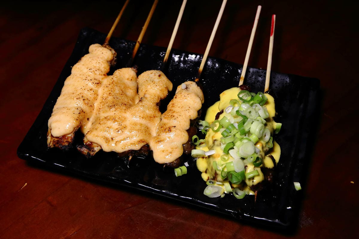 隱藏在士林夜市的美食餐廳，雞老闆桶仔雞(士林夜市店)，烤雞/