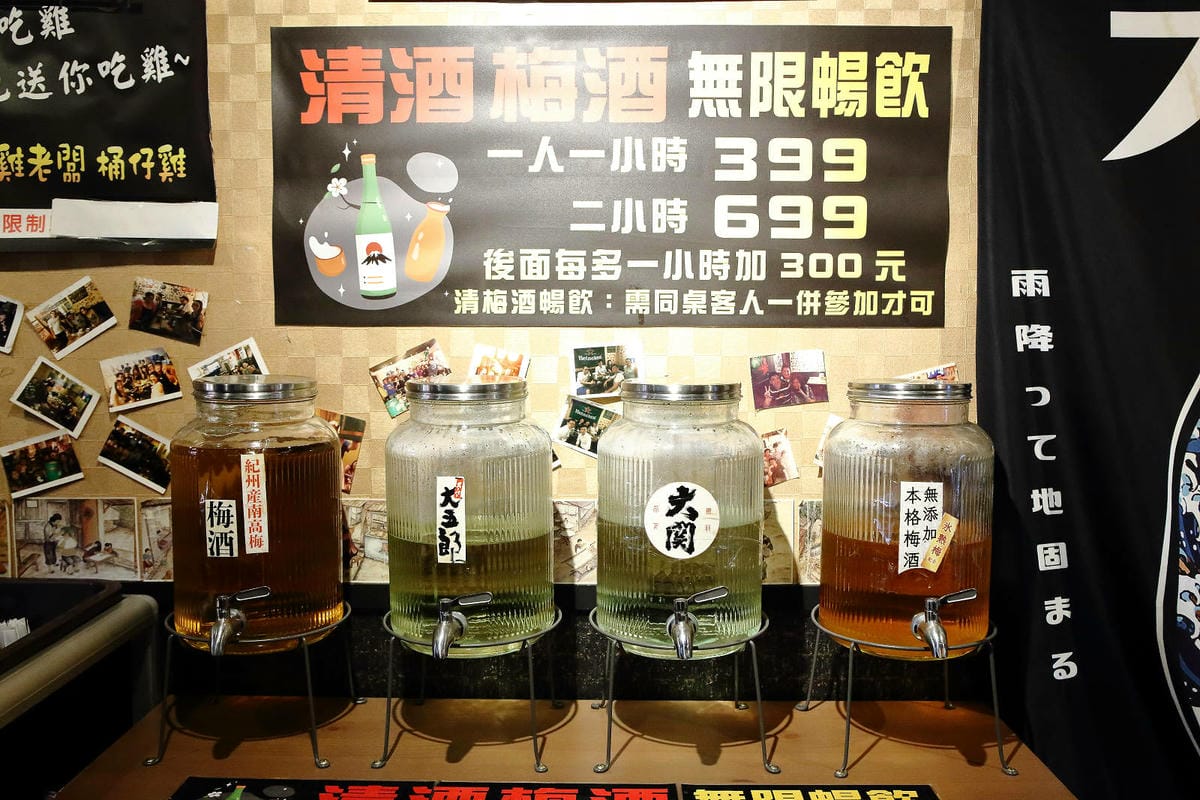 隱藏在士林夜市的美食餐廳，雞老闆桶仔雞(士林夜市店)，烤雞/