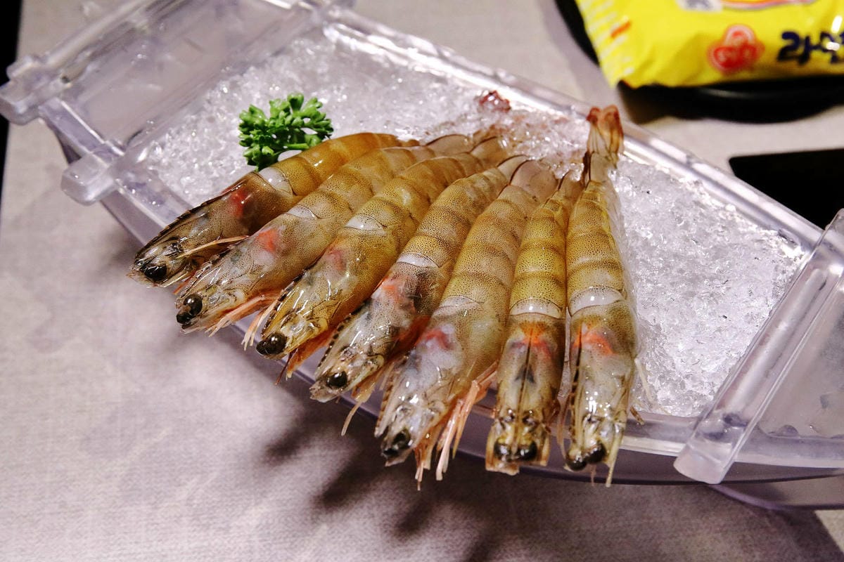 全台最強肉品火鍋!大魔大滿足鍋物中和店,四號公園超人氣高質感 全台最強肉品火鍋!大魔大滿足鍋物中和店,四號公園超人氣高質感