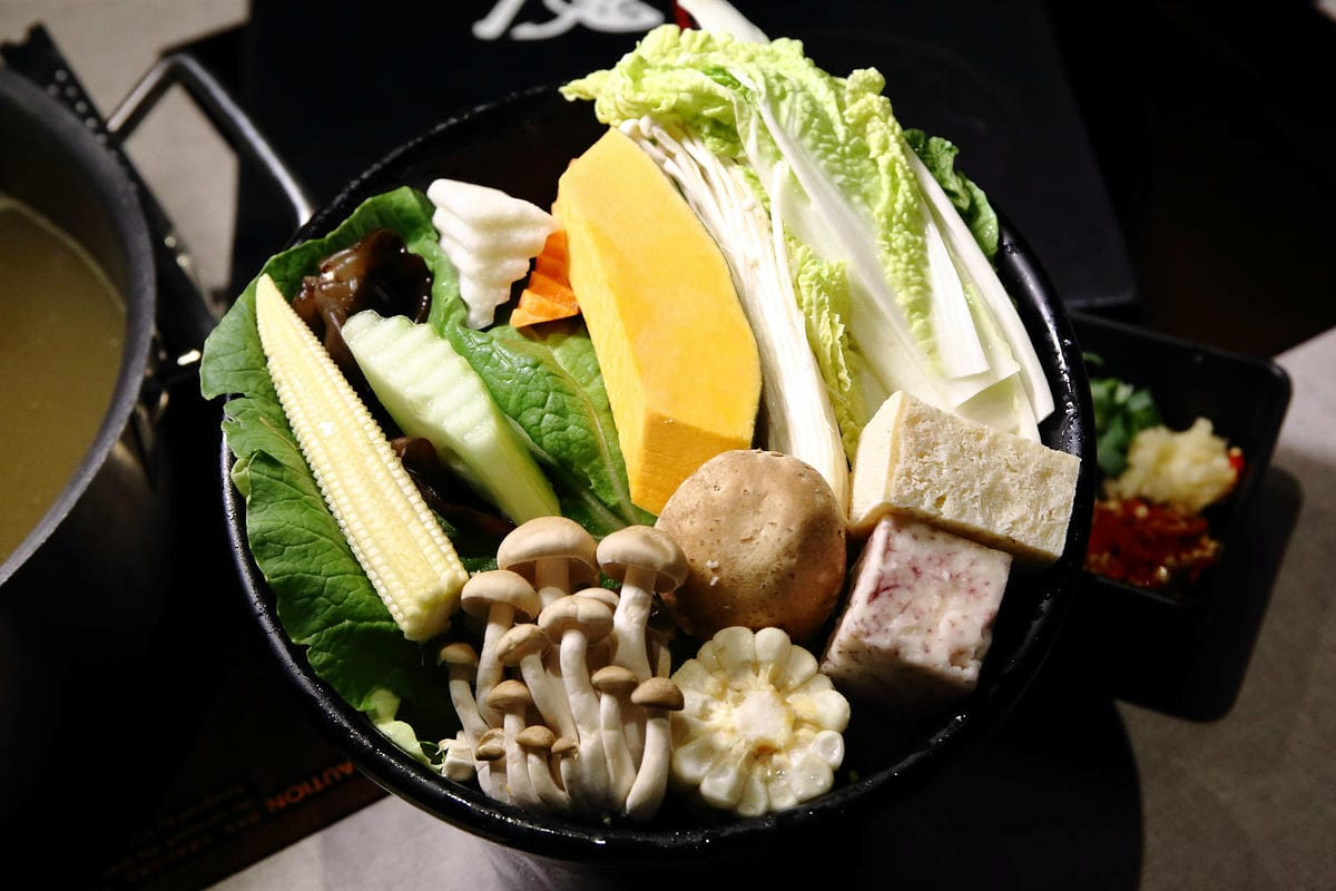 全台最強肉品火鍋!大魔大滿足鍋物中和店,四號公園超人氣高質感 全台最強肉品火鍋!大魔大滿足鍋物中和店,四號公園超人氣高質感