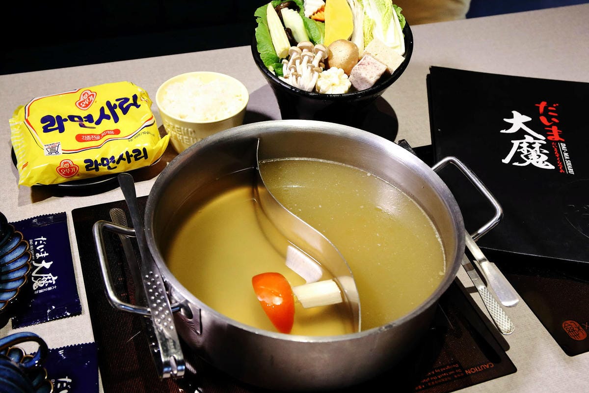 全台最強肉品火鍋!大魔大滿足鍋物中和店,四號公園超人氣高質感 全台最強肉品火鍋!大魔大滿足鍋物中和店,四號公園超人氣高質感