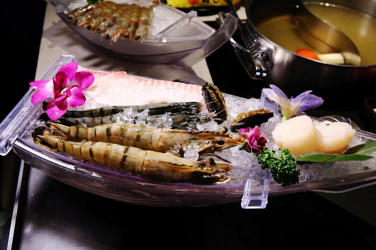 全台最強肉品火鍋!大魔大滿足鍋物中和店,四號公園超人氣高質感 全台最強肉品火鍋!大魔大滿足鍋物中和店,四號公園超人氣高質感