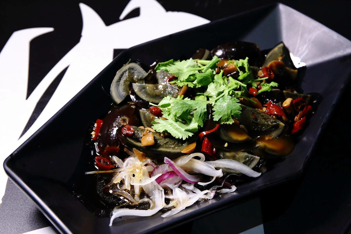 桃園平價熱炒首選！酒霸燒物酒館，隱藏版人氣烤鯛魚、串燒、熱炒