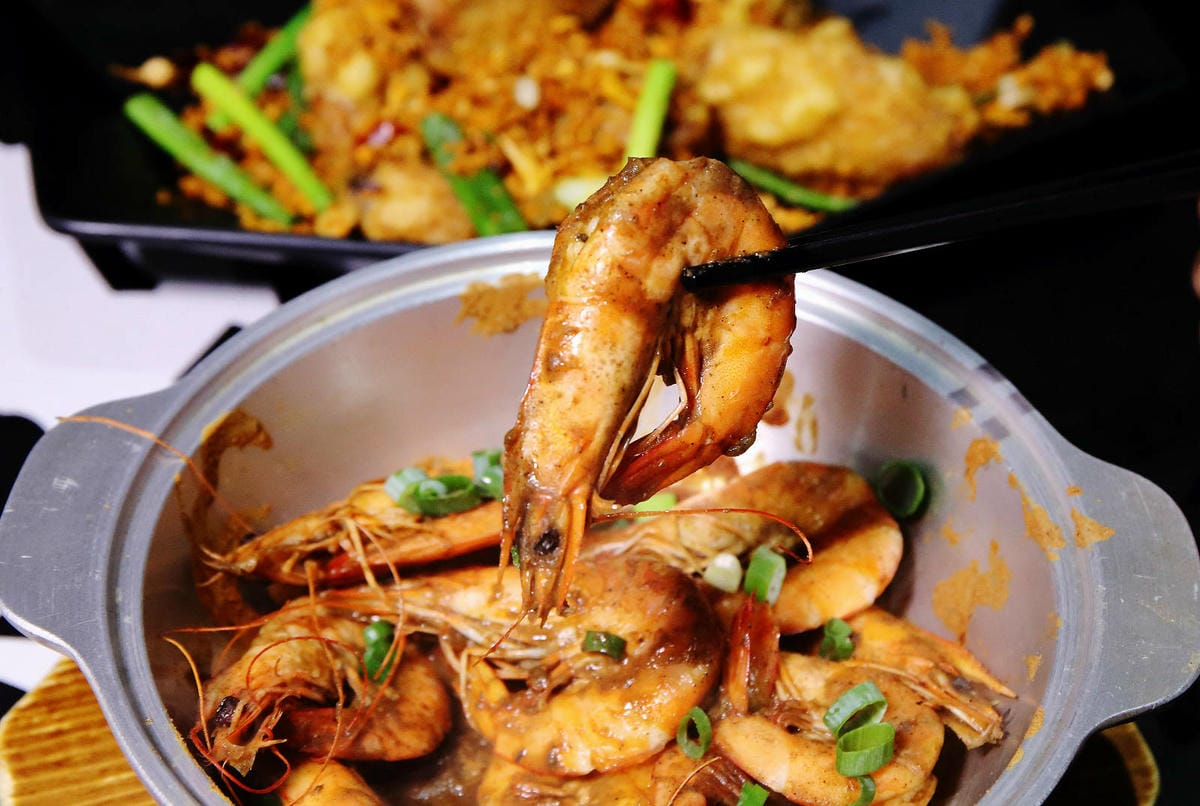 桃園平價熱炒首選！酒霸燒物酒館，隱藏版人氣烤鯛魚、串燒、熱炒