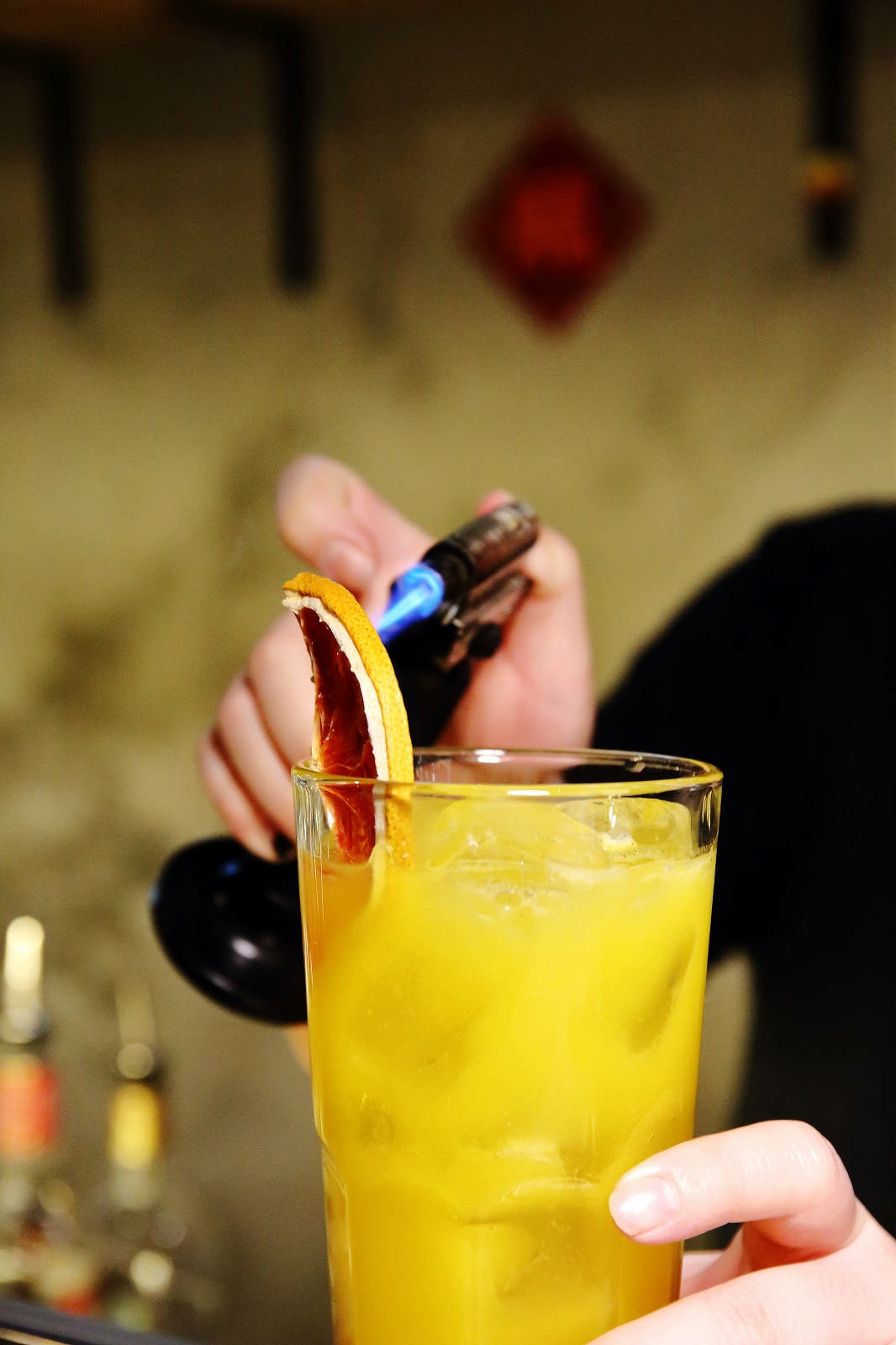 北車餐酒館推薦-Dobar北車店,有網紅歌手駐唱的沙發酒吧,