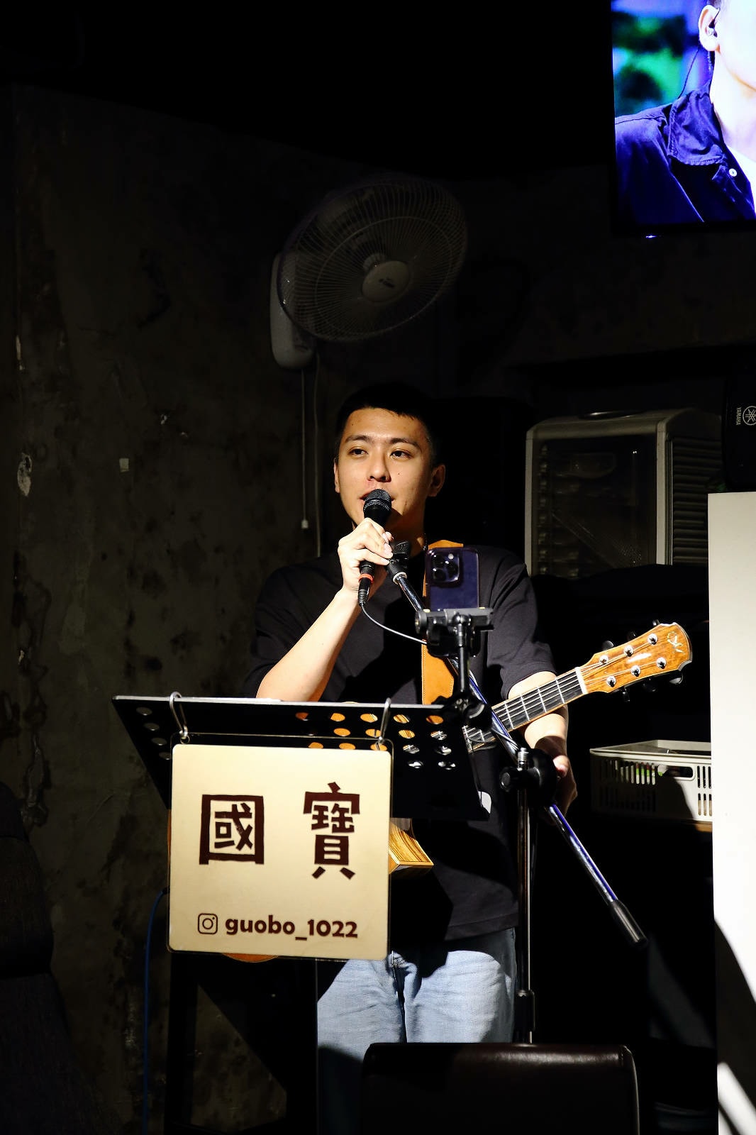 北車餐酒館推薦-Dobar北車店,有網紅歌手駐唱的沙發酒吧,