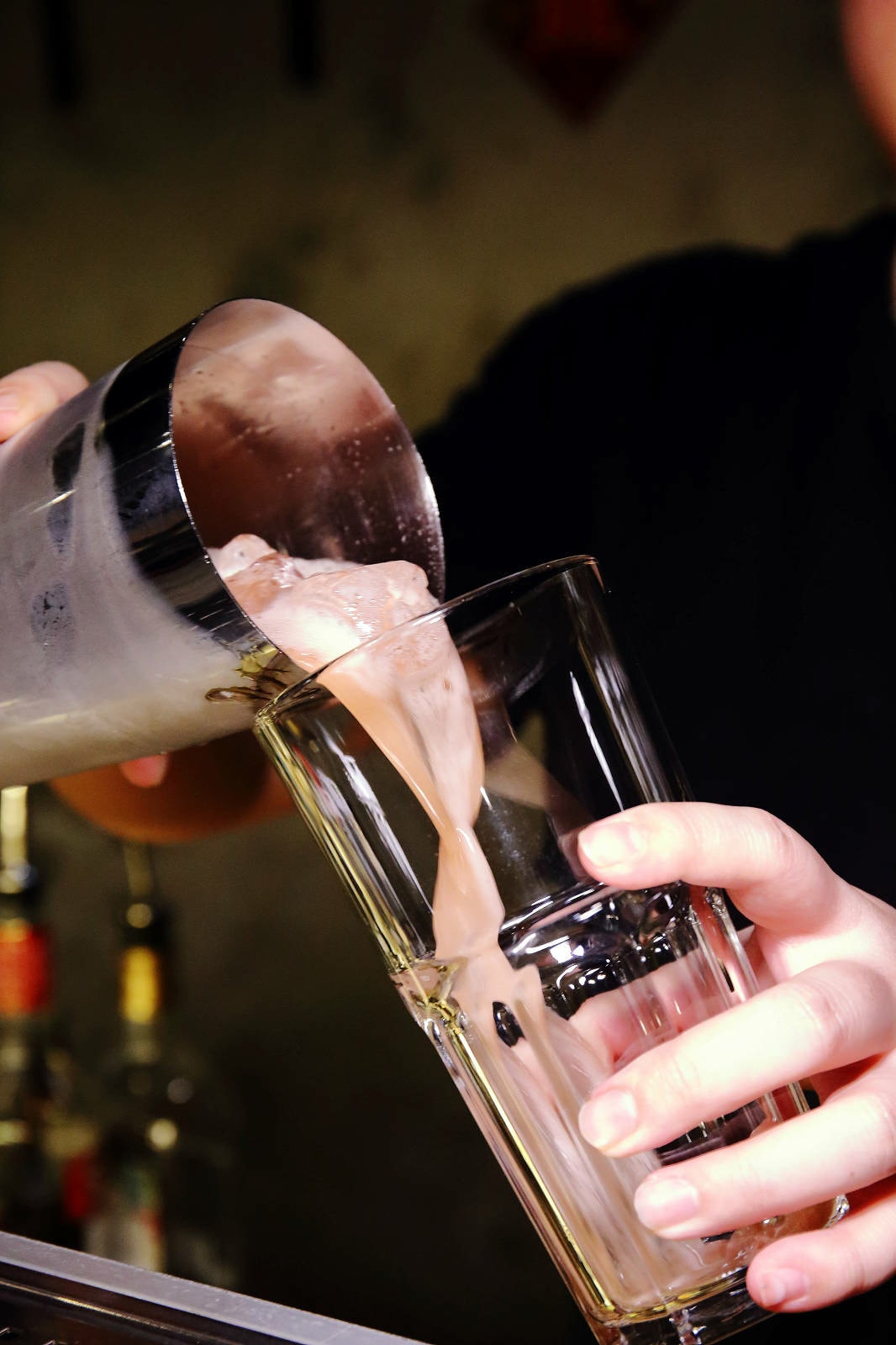 北車餐酒館推薦-Dobar北車店,有網紅歌手駐唱的沙發酒吧,