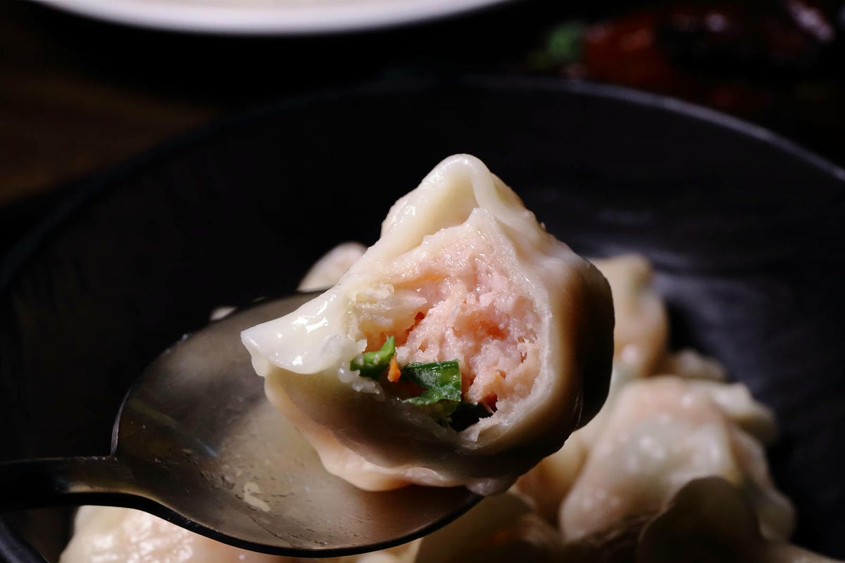 北車餐酒館推薦-Dobar北車店,有網紅歌手駐唱的沙發酒吧,