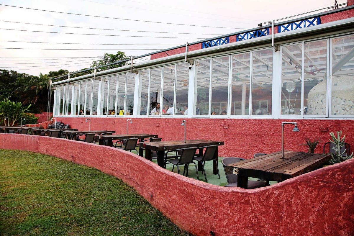 空ㄟ咖啡新竹店，湖口最新景觀餐廳，異國風百萬夜景、室外超大草