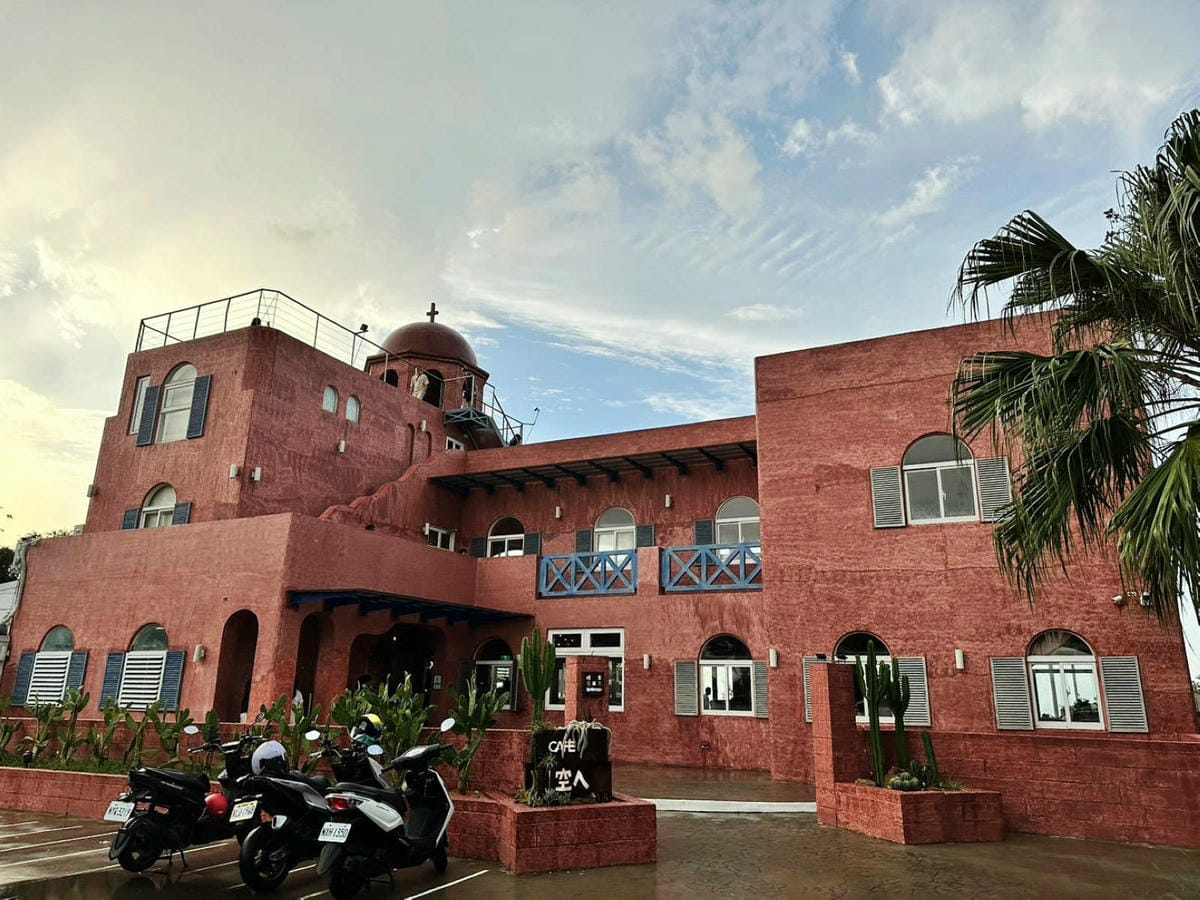 空ㄟ咖啡新竹店，湖口最新景觀餐廳，異國風百萬夜景、室外超大草