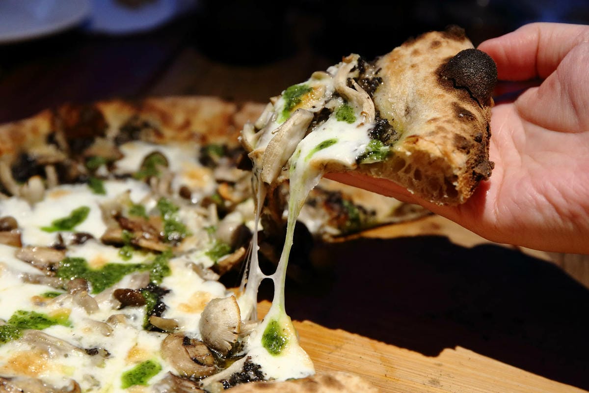 空ㄟ咖啡新竹店，湖口最新景觀餐廳，異國風百萬夜景、室外超大草