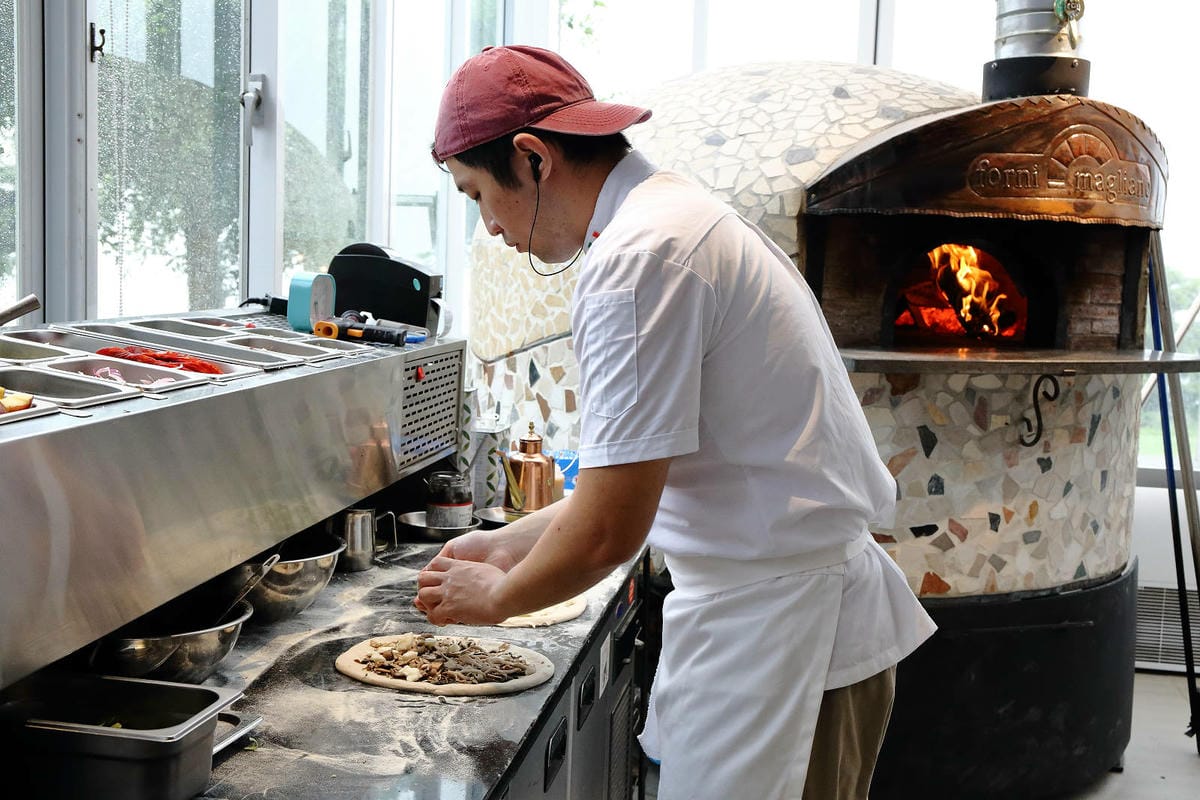 空ㄟ咖啡新竹店，湖口最新景觀餐廳，異國風百萬夜景、室外超大草