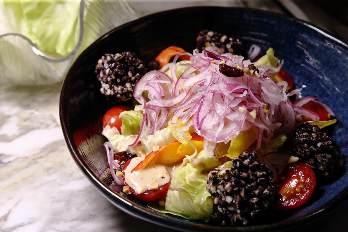 終於來台北了!台中人氣燒肉「老井」插旗信義區,30公分厚切牛 終於來台北了!台中人氣燒肉「老井」插旗信義區,30公分厚切牛