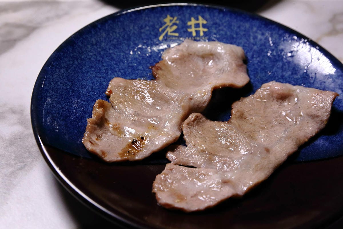 終於來台北了!台中人氣燒肉「老井」插旗信義區,30公分厚切牛 終於來台北了!台中人氣燒肉「老井」插旗信義區,30公分厚切牛