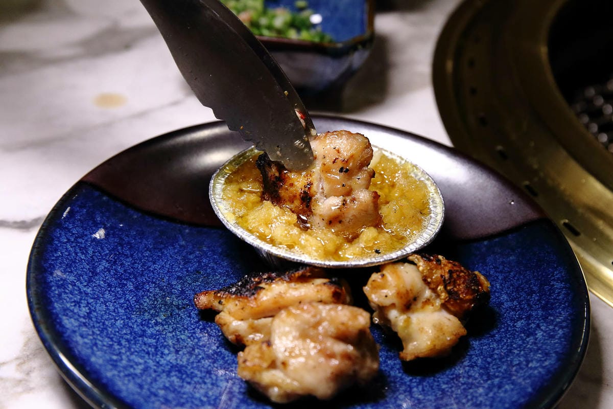 終於來台北了!台中人氣燒肉「老井」插旗信義區,30公分厚切牛 終於來台北了!台中人氣燒肉「老井」插旗信義區,30公分厚切牛