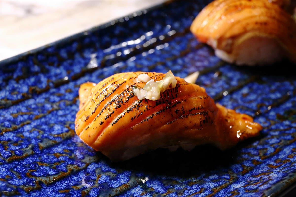 終於來台北了!台中人氣燒肉「老井」插旗信義區,30公分厚切牛 終於來台北了!台中人氣燒肉「老井」插旗信義區,30公分厚切牛