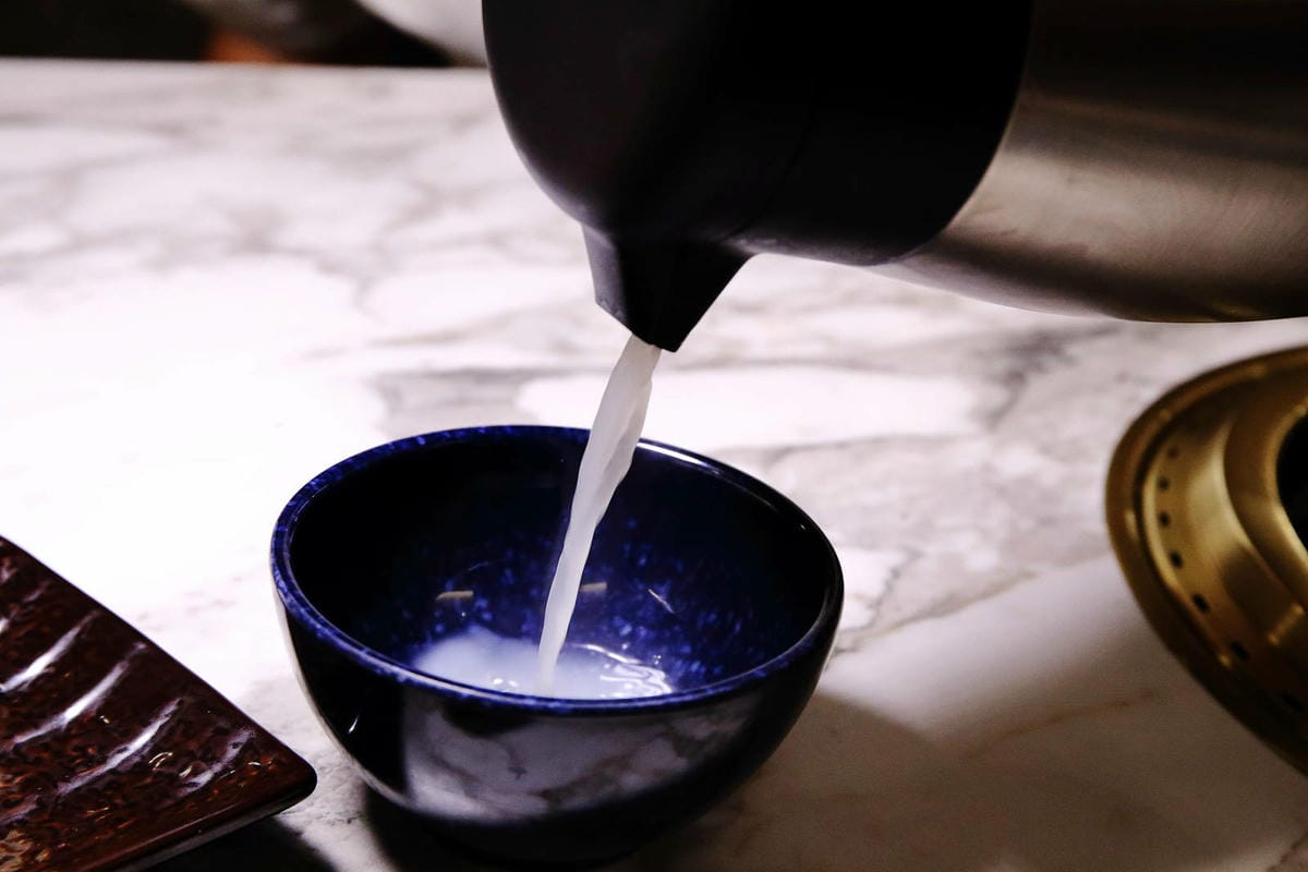 終於來台北了!台中人氣燒肉「老井」插旗信義區,30公分厚切牛 終於來台北了!台中人氣燒肉「老井」插旗信義區,30公分厚切牛