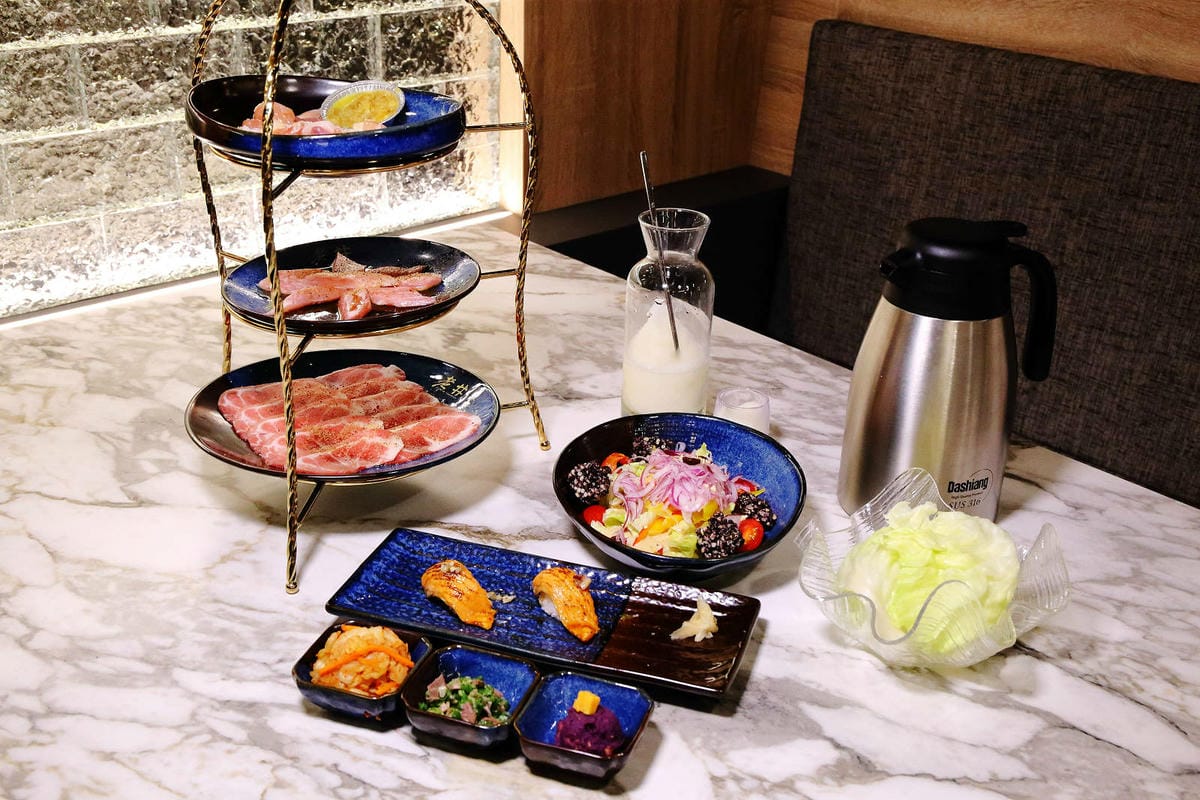 終於來台北了!台中人氣燒肉「老井」插旗信義區,30公分厚切牛 終於來台北了!台中人氣燒肉「老井」插旗信義區,30公分厚切牛