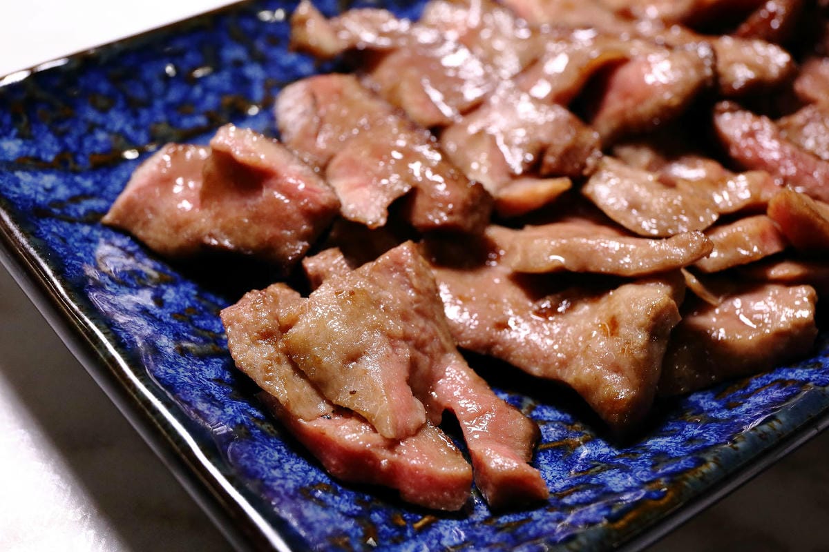 終於來台北了!台中人氣燒肉「老井」插旗信義區,30公分厚切牛 終於來台北了!台中人氣燒肉「老井」插旗信義區,30公分厚切牛