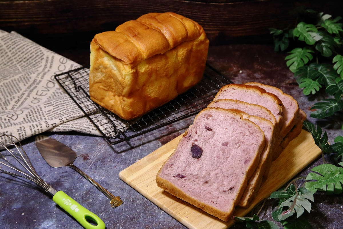 中秋送禮首選!賴董土司中秋禮盒,鳳梨酥與堅果塔送禮的最佳拍檔