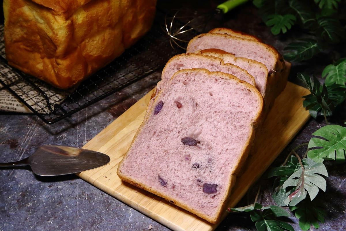 中秋送禮首選!賴董土司中秋禮盒,鳳梨酥與堅果塔送禮的最佳拍檔