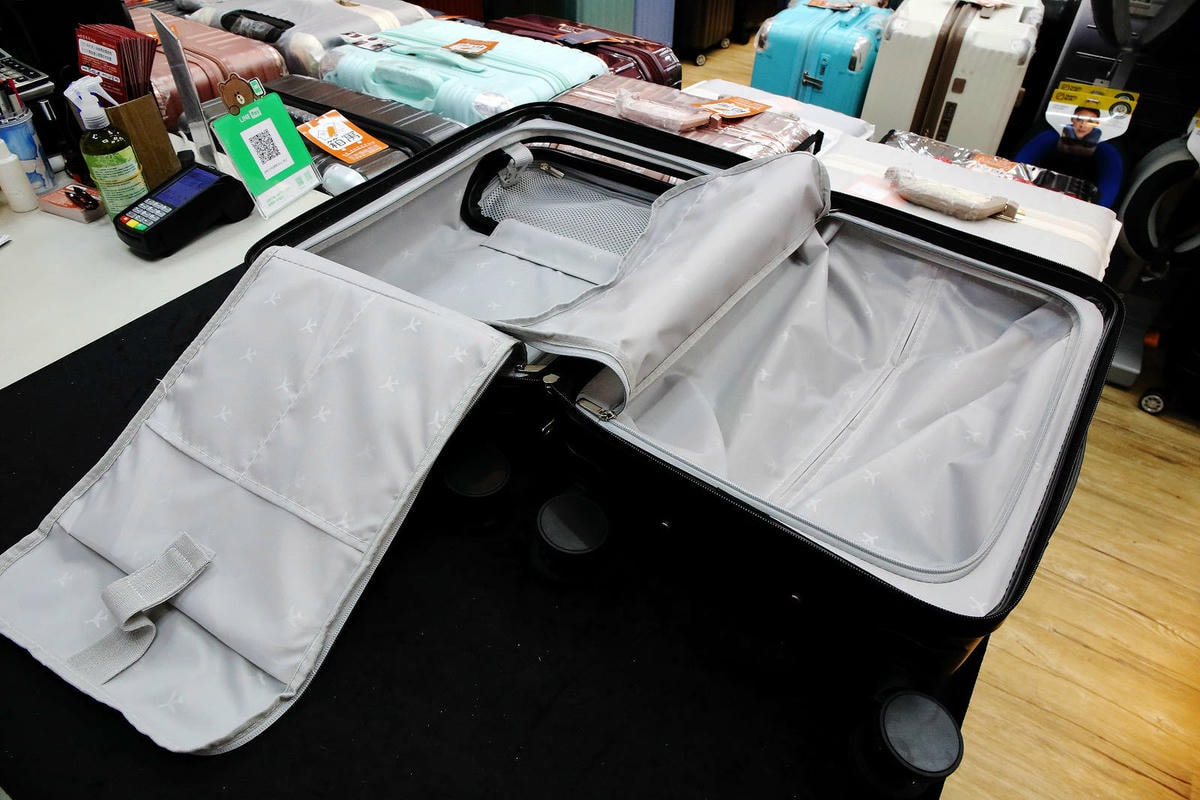 三重行李箱推薦,箱寓三重店新開幕!高顏質、超耐用行李箱品牌推