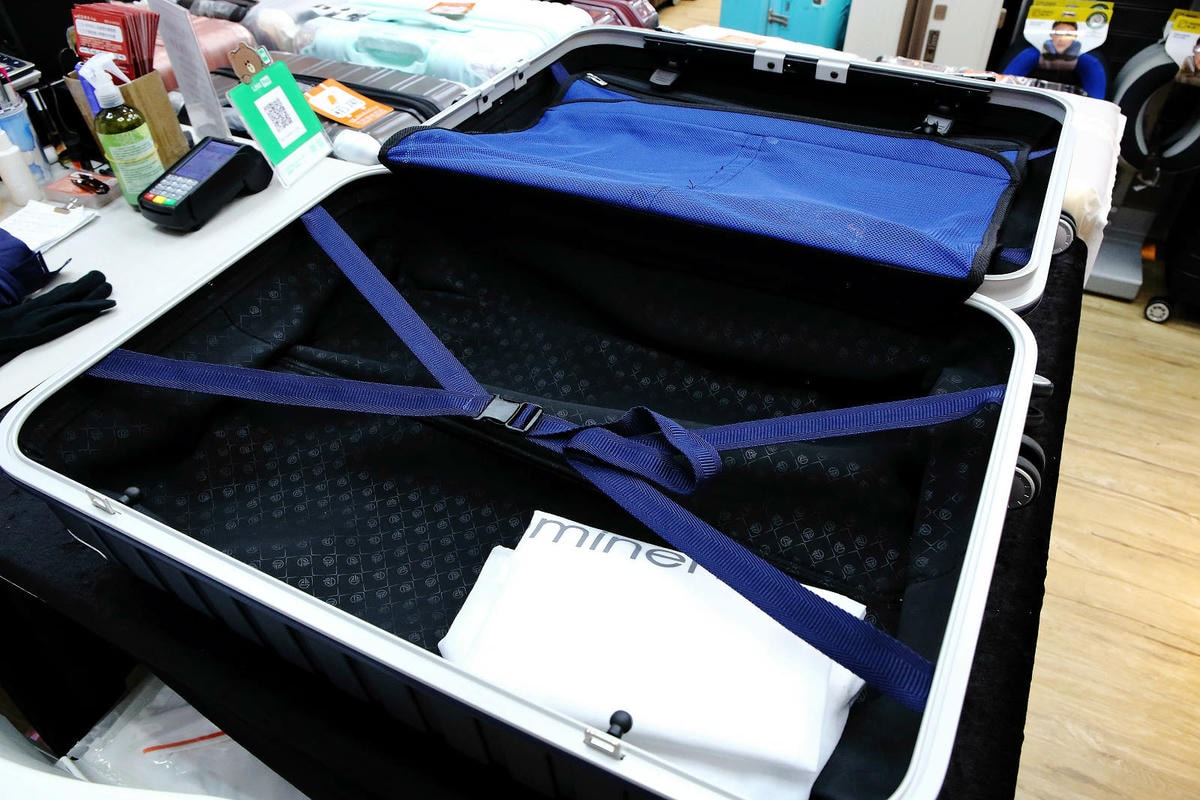 三重行李箱推薦,箱寓三重店新開幕!高顏質、超耐用行李箱品牌推