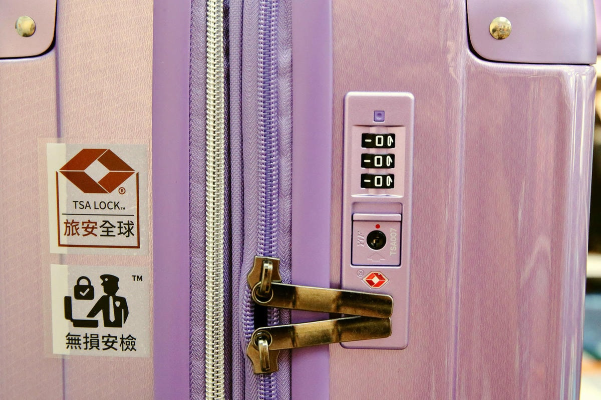 三重行李箱推薦,箱寓三重店新開幕!高顏質、超耐用行李箱品牌推