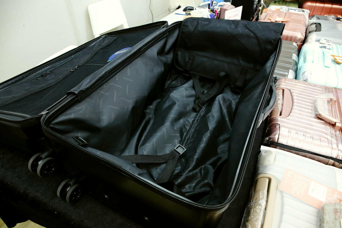 三重行李箱推薦,箱寓三重店新開幕!高顏質、超耐用行李箱品牌推