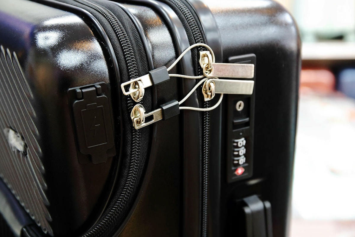 三重行李箱推薦,箱寓三重店新開幕!高顏質、超耐用行李箱品牌推