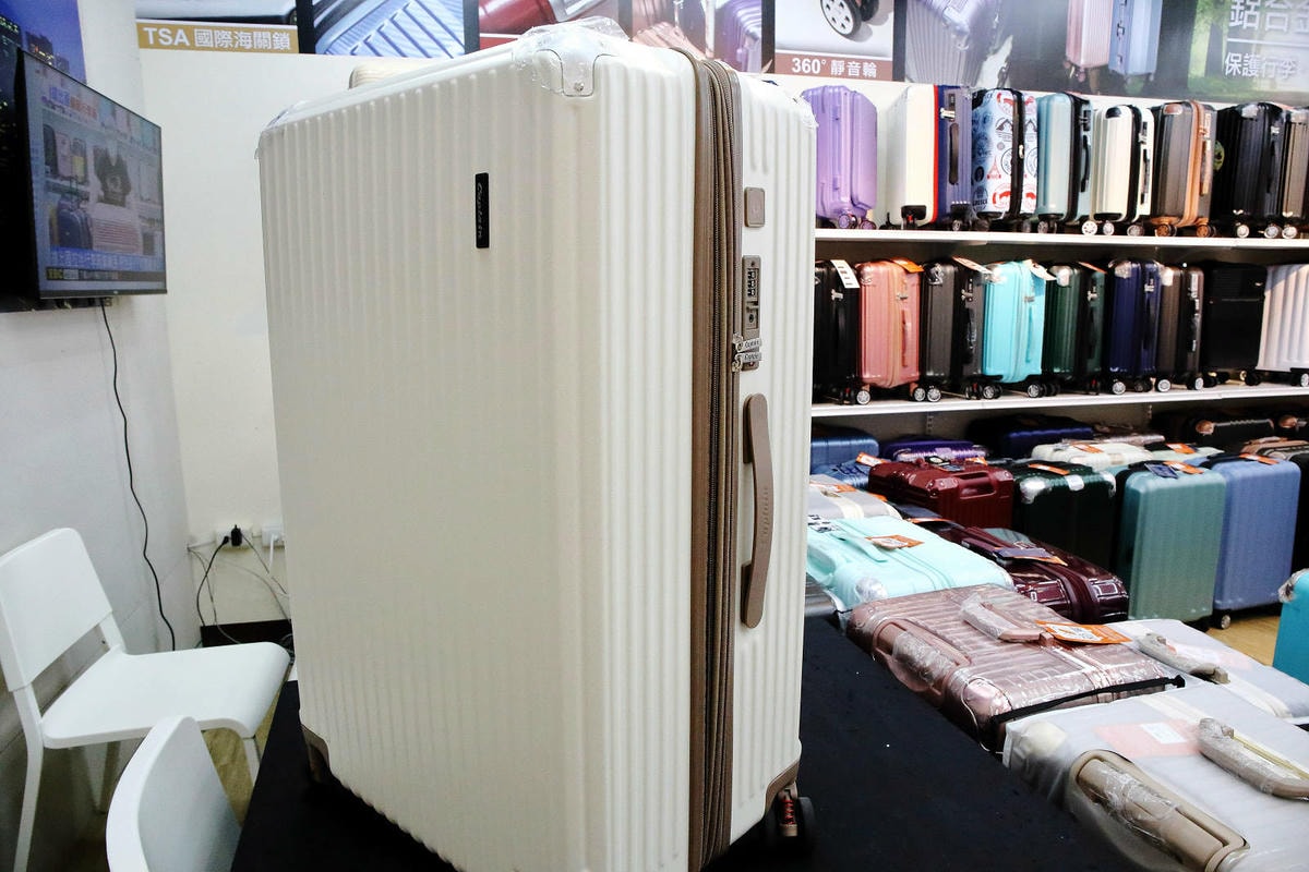 三重行李箱推薦,箱寓三重店新開幕!高顏質、超耐用行李箱品牌推