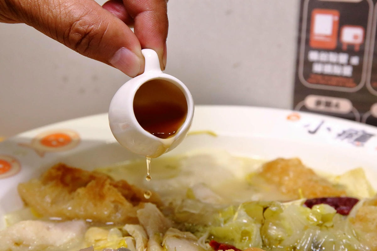 台北錦州街美食推薦!有小癮鮮果釀酸菜魚錦州店,7種口味最低只