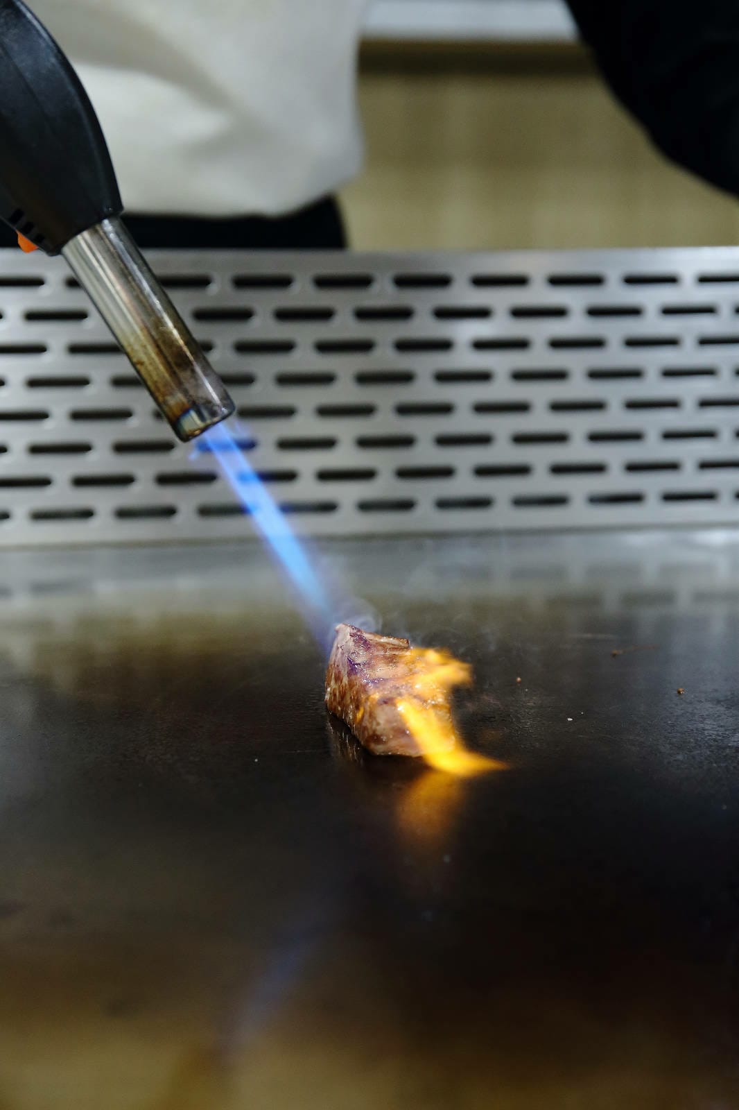 Google 評論4.8高分，無菜單鐵板燒 近在林口，人氣套