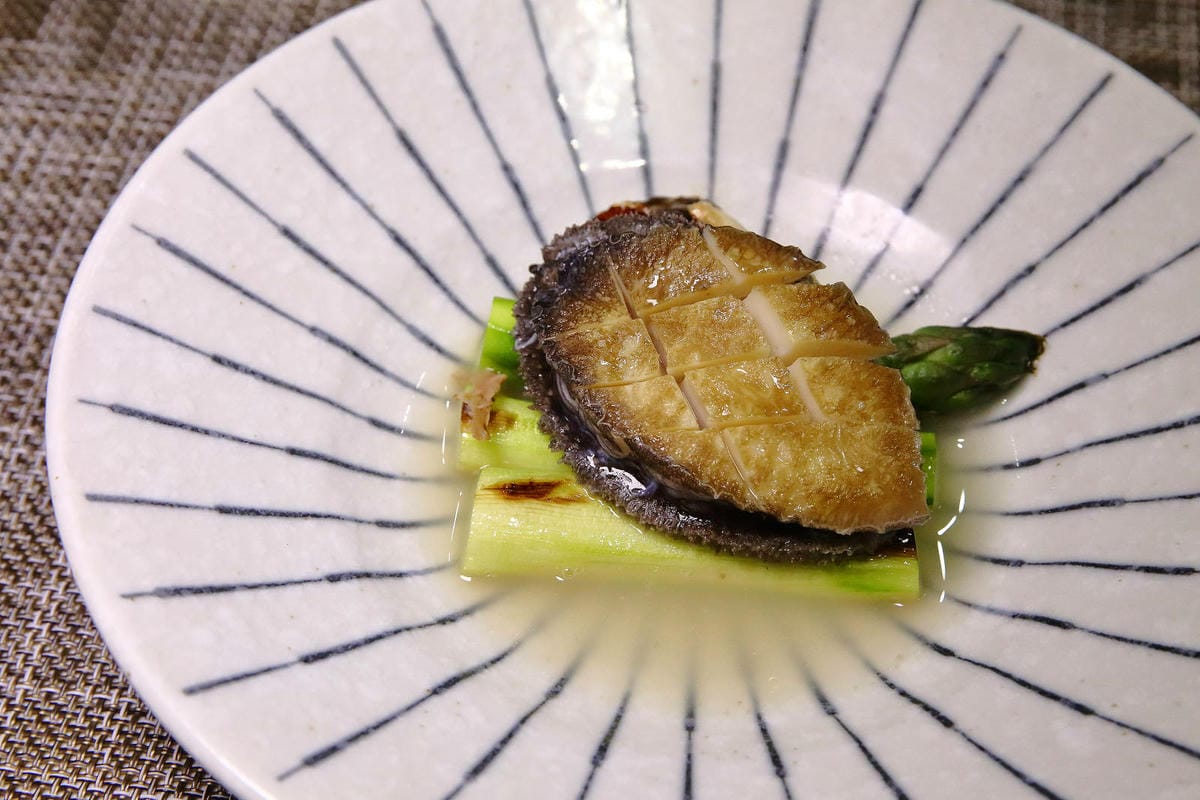 Google 評論4.8高分，無菜單鐵板燒 近在林口，人氣套