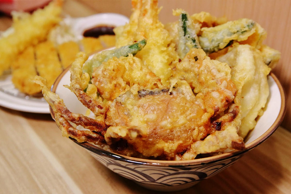 淡水平價丼飯、日式炸天婦羅推薦!隱藏版超人氣浮誇丼飯!19種