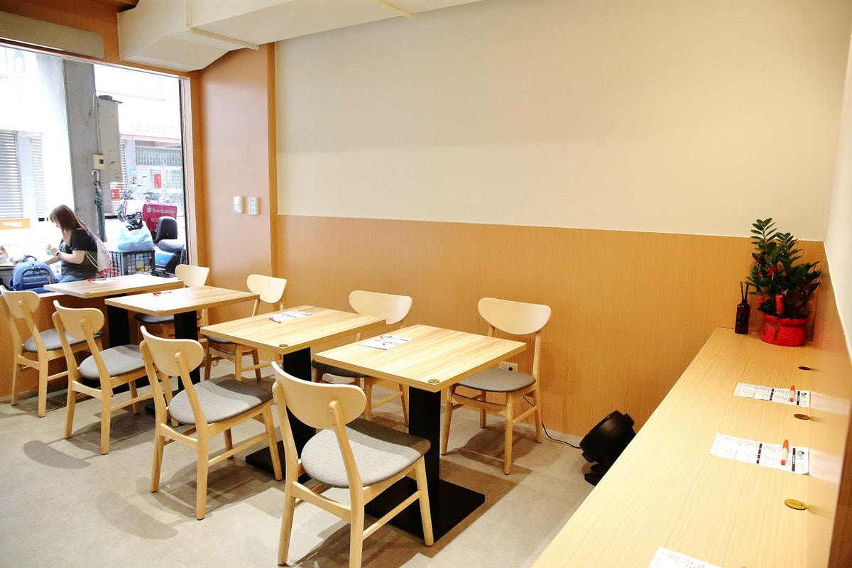 淡水平價丼飯、日式炸天婦羅推薦!隱藏版超人氣浮誇丼飯!19種