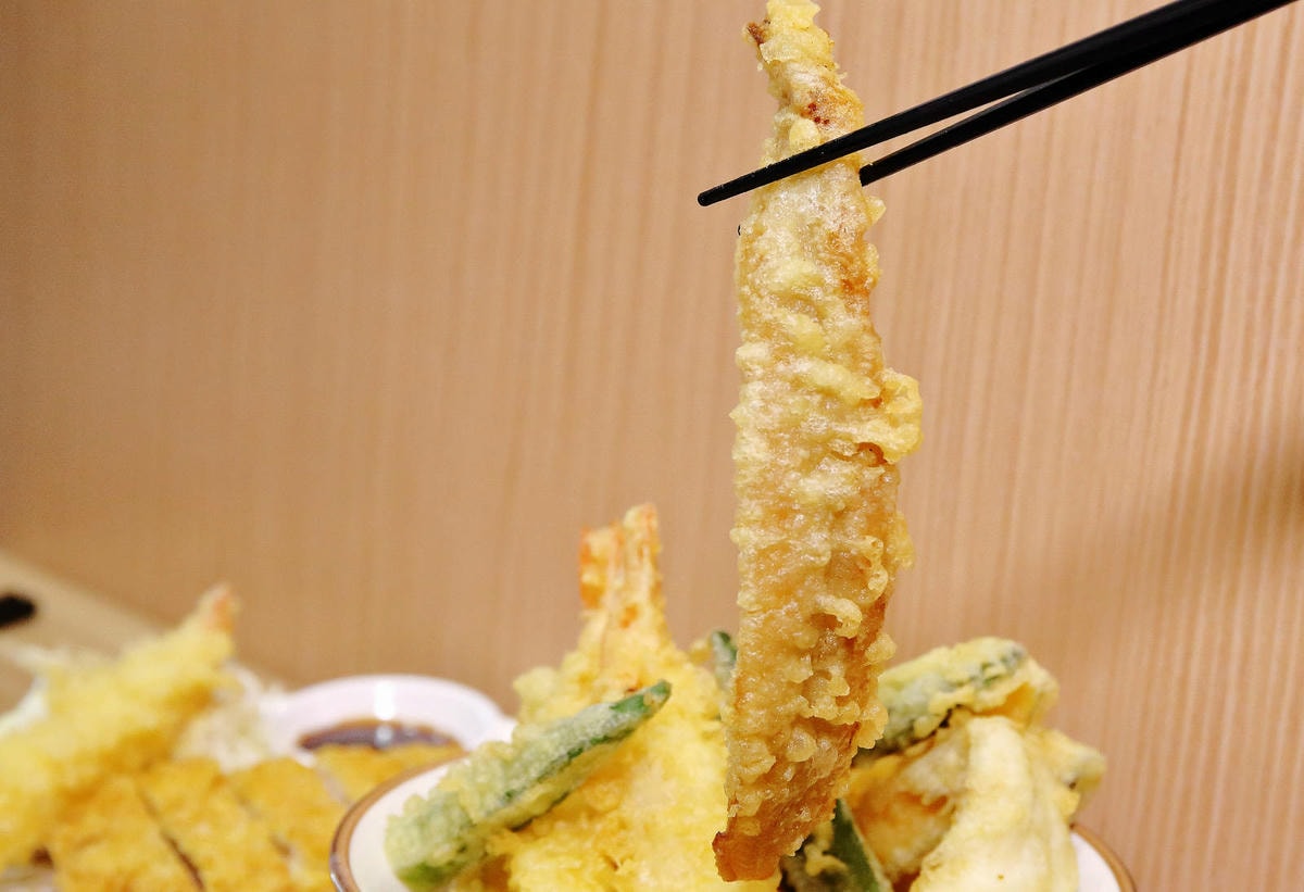 淡水平價丼飯、日式炸天婦羅推薦!隱藏版超人氣浮誇丼飯!19種