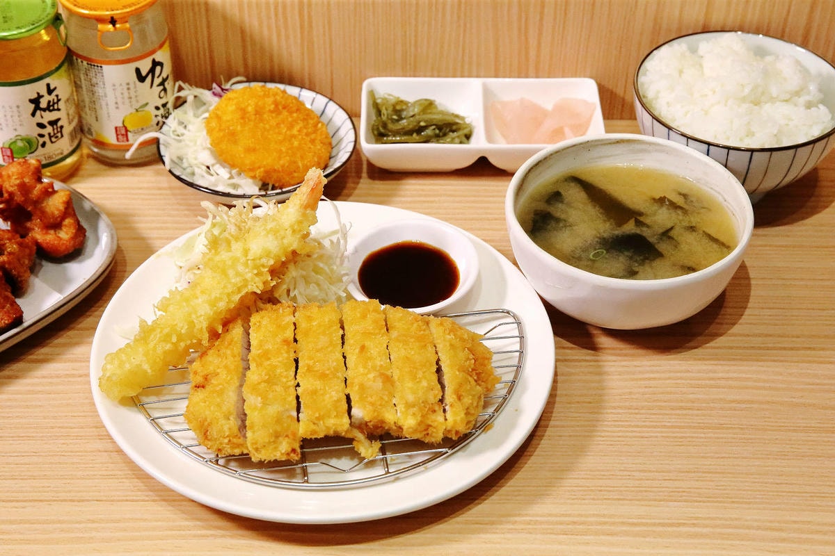 淡水平價丼飯、日式炸天婦羅推薦!隱藏版超人氣浮誇丼飯!19種