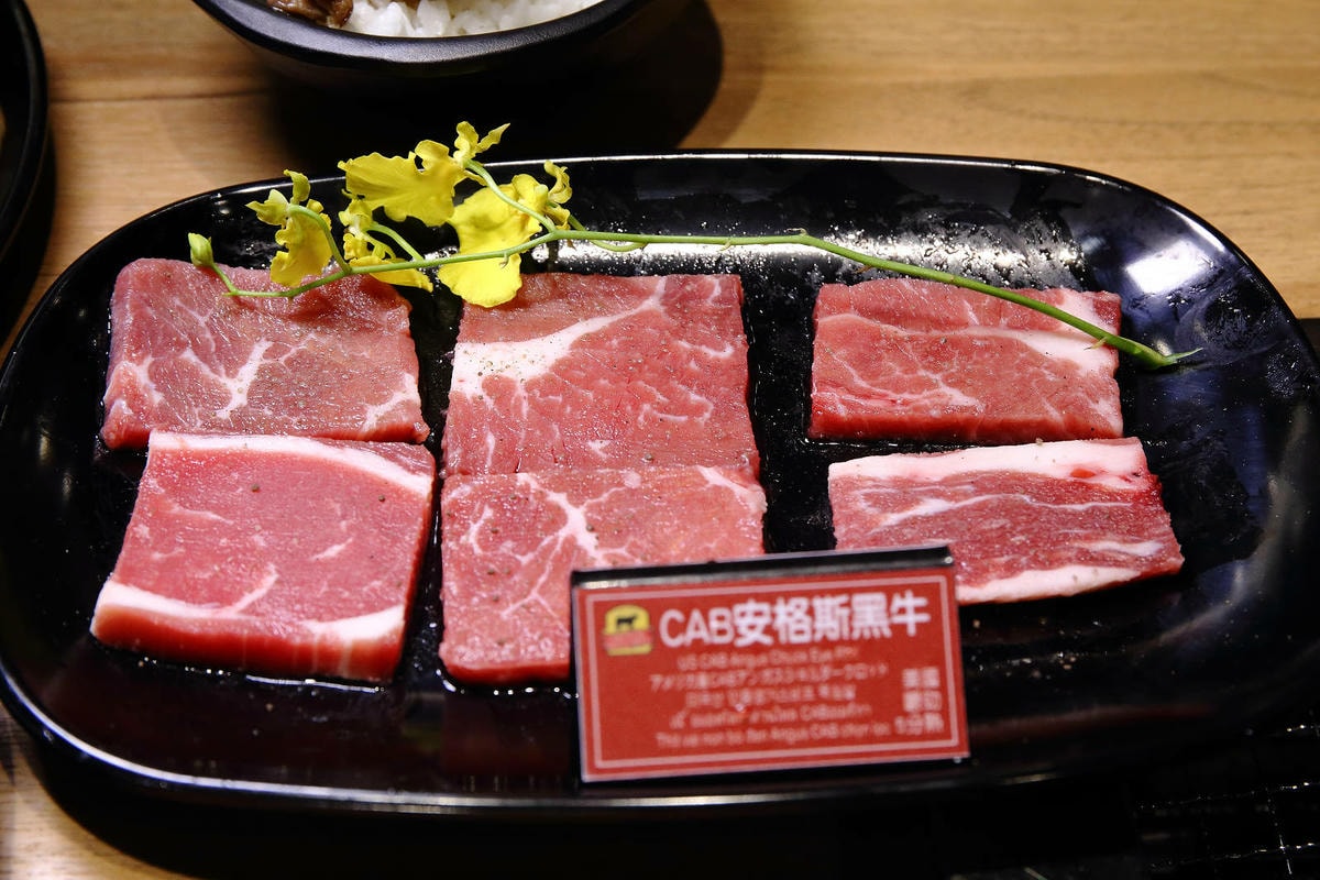 吃燒肉還能看海景?!基隆唯一無敵海景燒肉吃到飽!燒肉吃到飽推