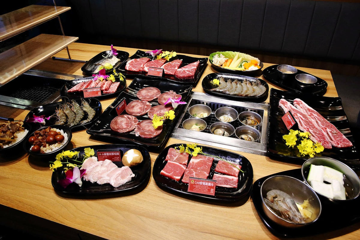 吃燒肉還能看海景?!基隆唯一無敵海景燒肉吃到飽!燒肉吃到飽推