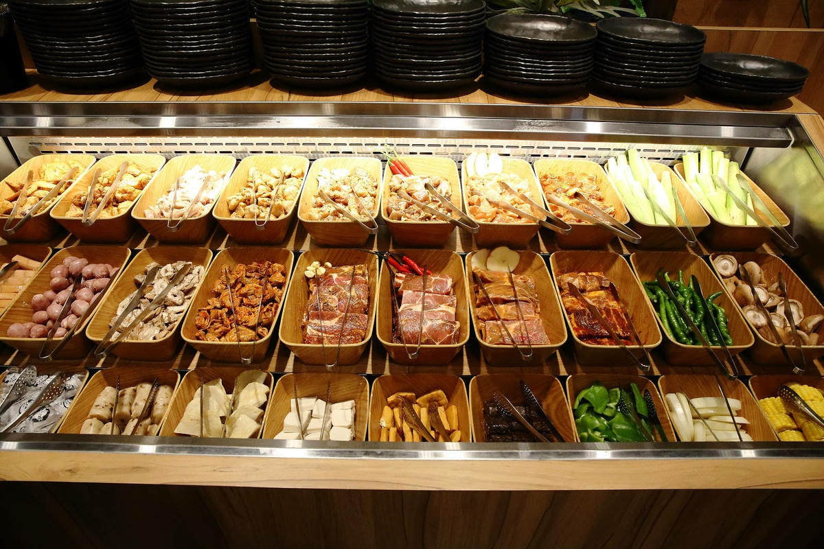 吃燒肉還能看海景?!基隆唯一無敵海景燒肉吃到飽!燒肉吃到飽推