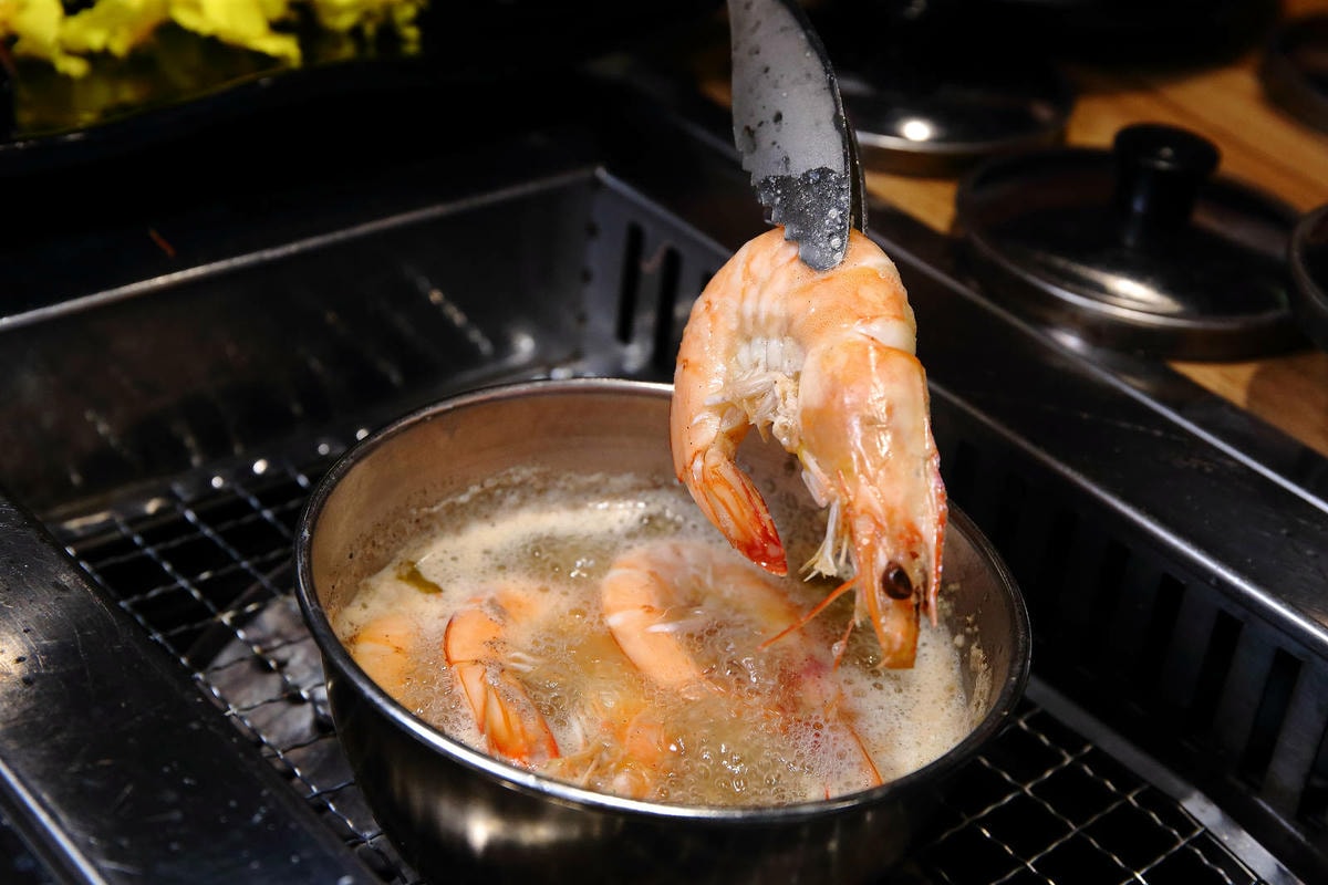 吃燒肉還能看海景?!基隆唯一無敵海景燒肉吃到飽!燒肉吃到飽推