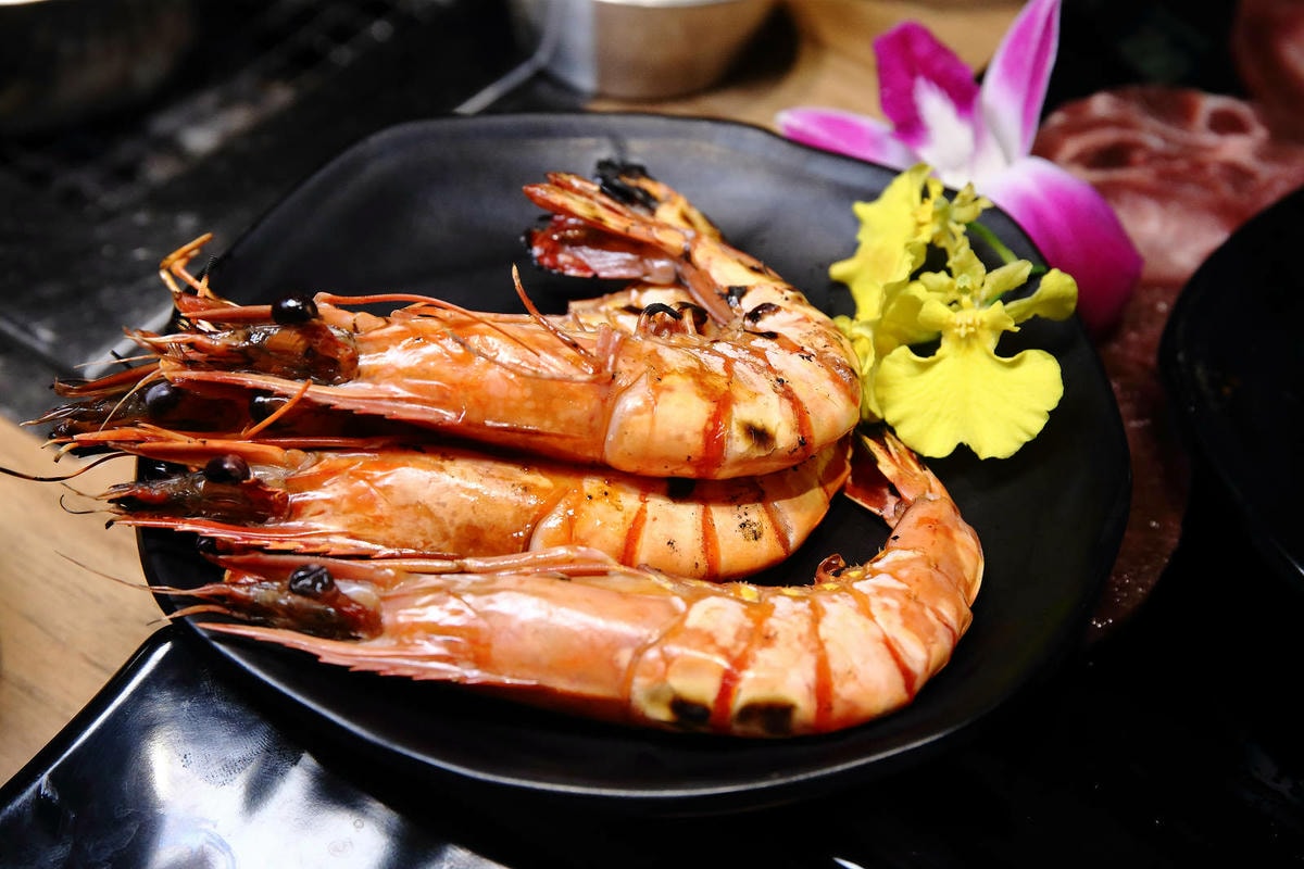 吃燒肉還能看海景?!基隆唯一無敵海景燒肉吃到飽!燒肉吃到飽推