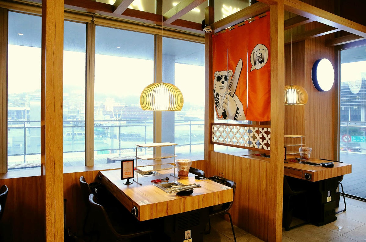 吃燒肉還能看海景?!基隆唯一無敵海景燒肉吃到飽!燒肉吃到飽推