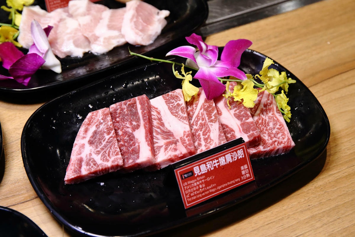 吃燒肉還能看海景?!基隆唯一無敵海景燒肉吃到飽!燒肉吃到飽推