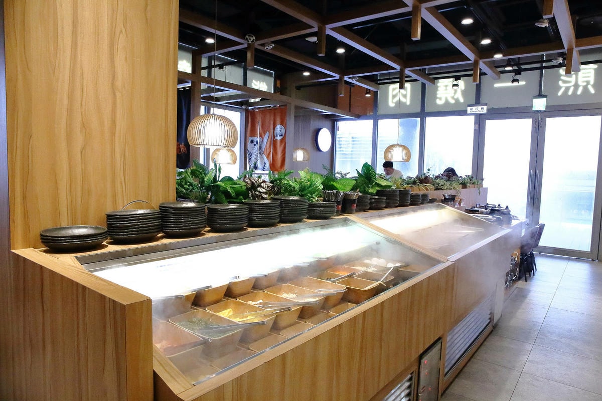 吃燒肉還能看海景?!基隆唯一無敵海景燒肉吃到飽!燒肉吃到飽推