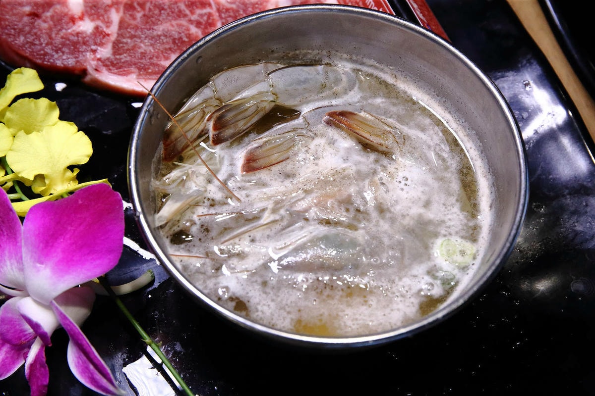 吃燒肉還能看海景?!基隆唯一無敵海景燒肉吃到飽!燒肉吃到飽推