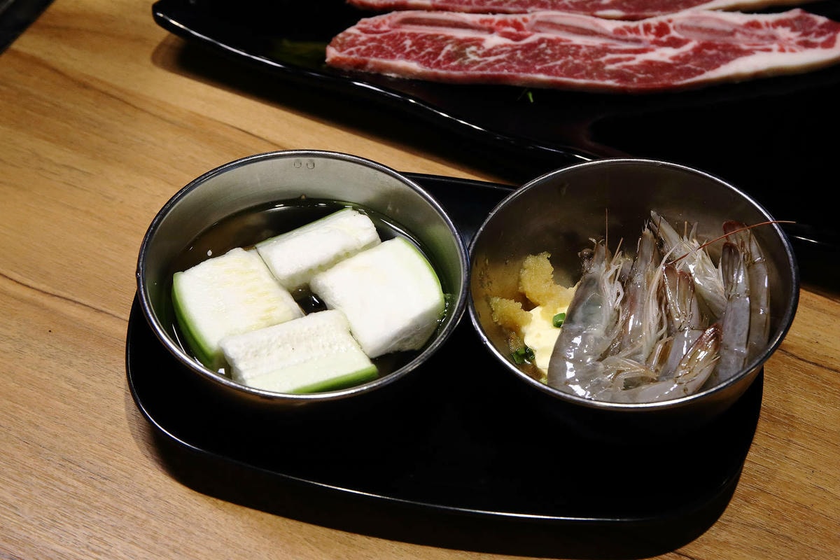 吃燒肉還能看海景?!基隆唯一無敵海景燒肉吃到飽!燒肉吃到飽推