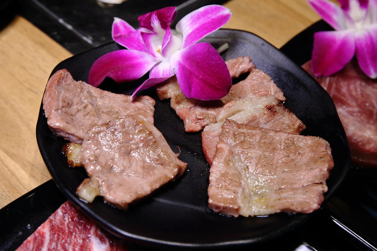 吃燒肉還能看海景?!基隆唯一無敵海景燒肉吃到飽!燒肉吃到飽推