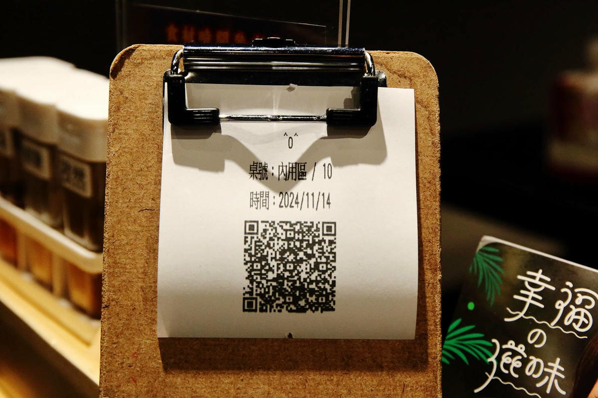 【新開店】串燒自動燒烤搶先吃!一起烤串-想吃什麼串燒放上去就